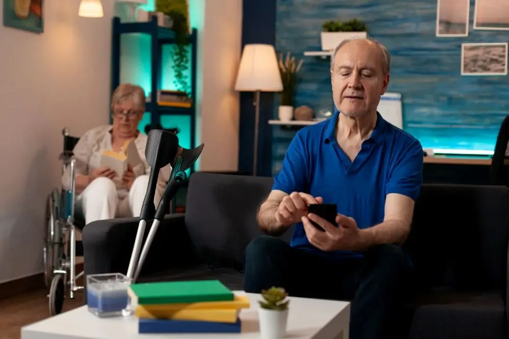 Choosing the Right Medical Alert Smartwatch or Pendant